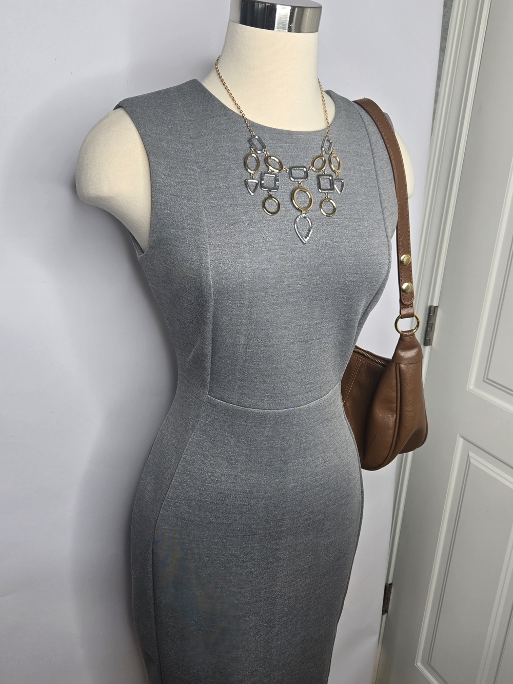 Calvin Klein Sleeveless Gray Scuba Sheath Dress